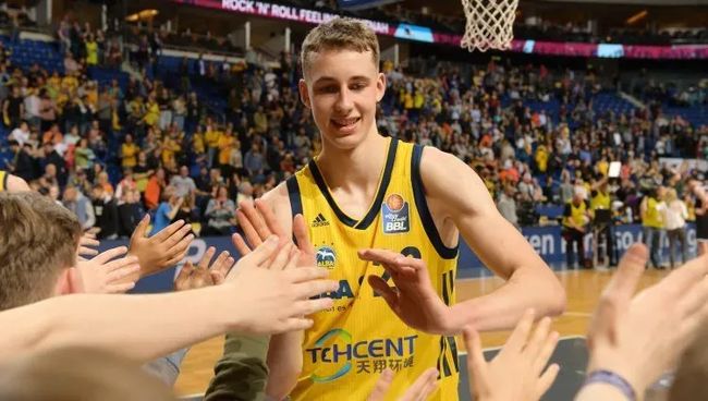 家的情感共 家的情感共